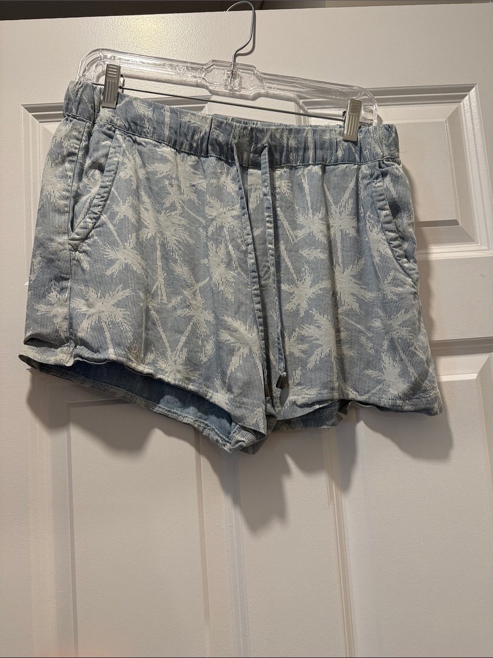 Splendid Light Blue Palm-Print Drawstring Athletic Shorts